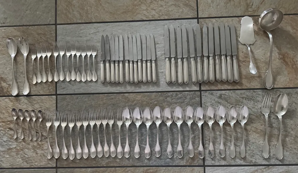 Servizio di posate per 12 (70) - .800 argento #1.0