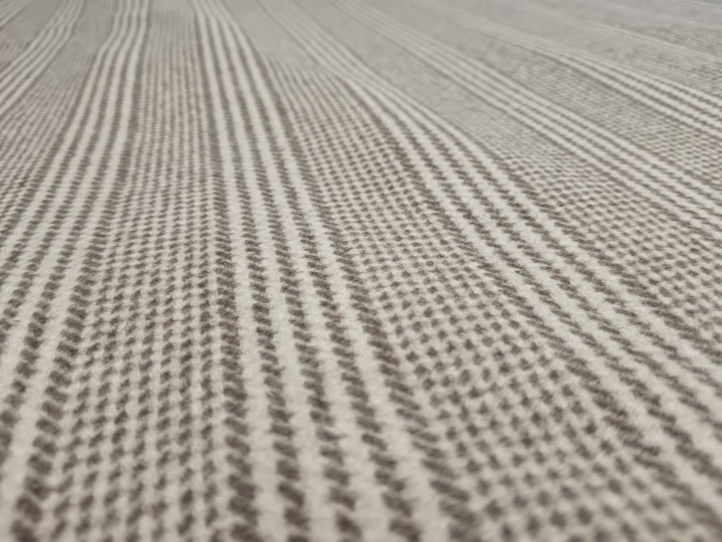 Pure virgin wool felt measures 5.40 x 1.50 m. - Textile - 540 cm - 150 cm - Pure virgin wool, combed. #3.2