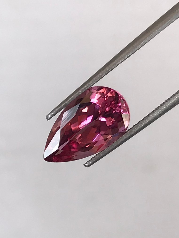 1 pcs  粉色 电气石  - 4.18 ct - 国际宝石研究院（IGI） - RUBELLITE #3.2