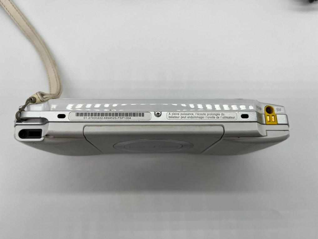 Sony - Playstation Portable (PSP) - PSP 1000 model - 6 Games - Official Power Charger - Handheld game console #4.3