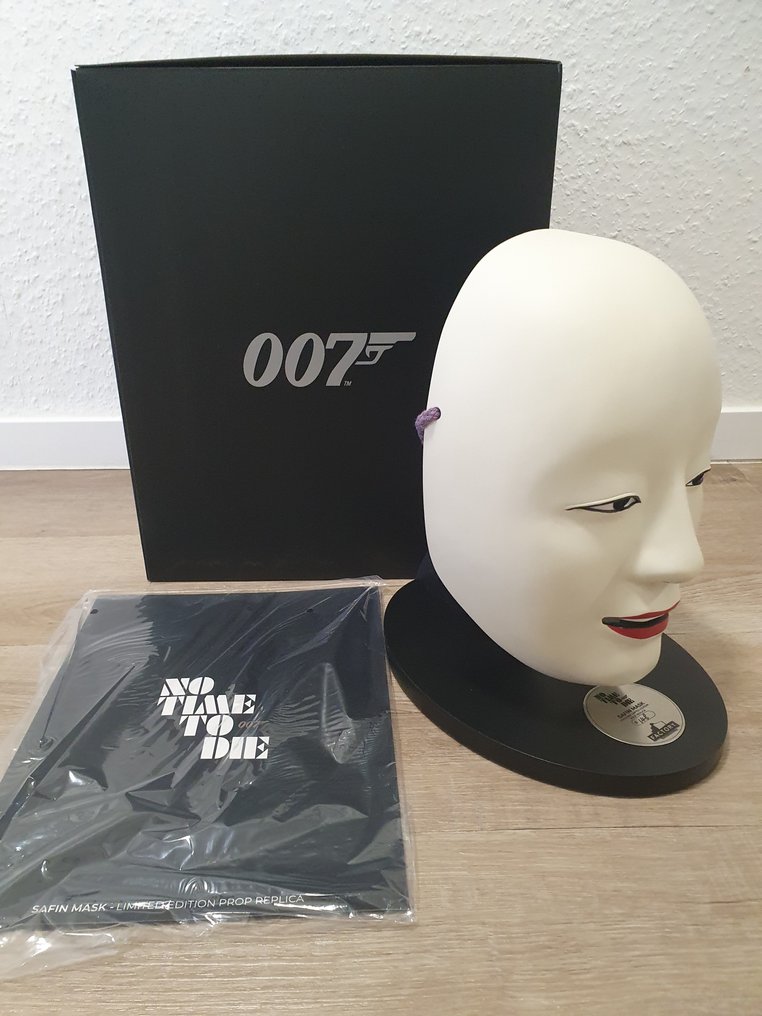 James Bond, James Bond 007: No Time To Die - Factory Entertainment -  - Movie prop This is a limited to 500 pcs world wide high end edition prop replica of the Safin mask from the #1.0