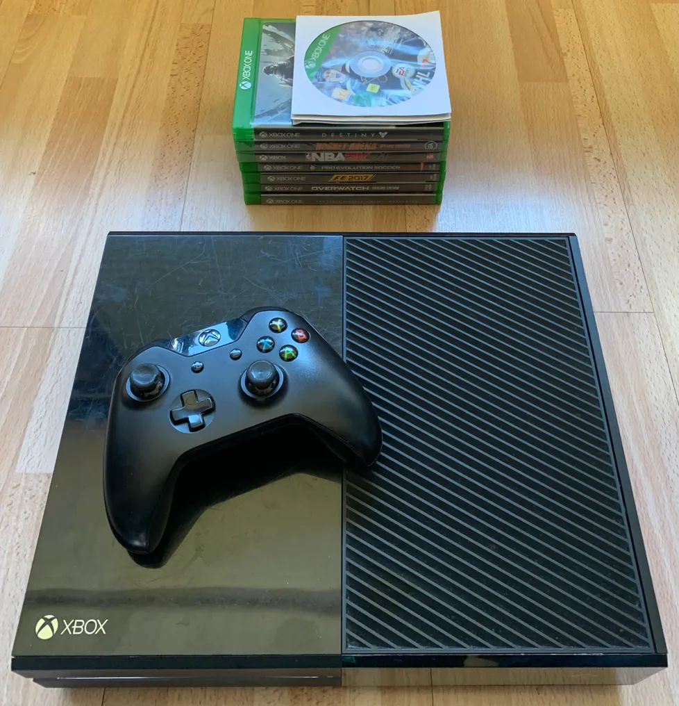 Microsoft - Xbox One - with 10 games - Video game console + games #1.0