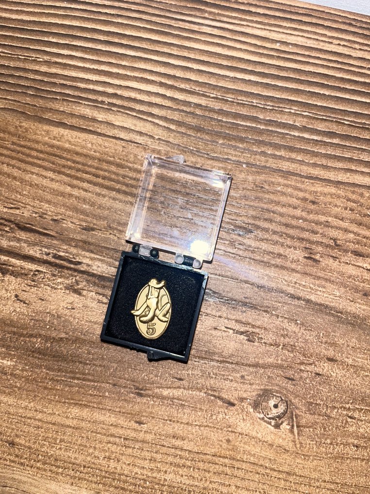 Disney Parks - 9 Figure #4.3