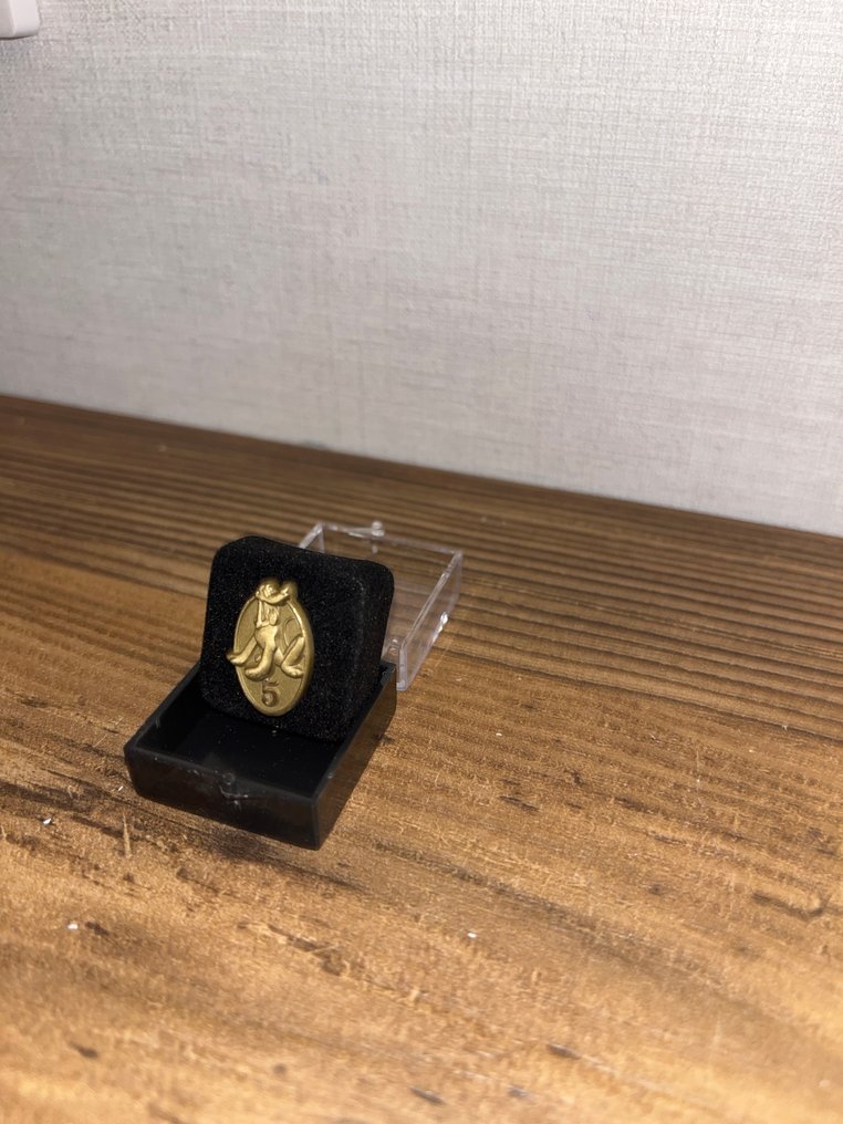 Disney Parks - 9 Figure #3.2