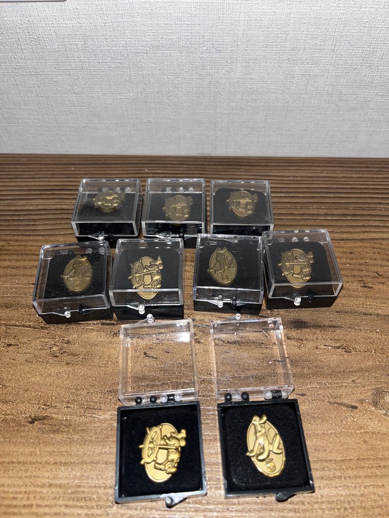 Disney Parks - 9 Figure #1.0