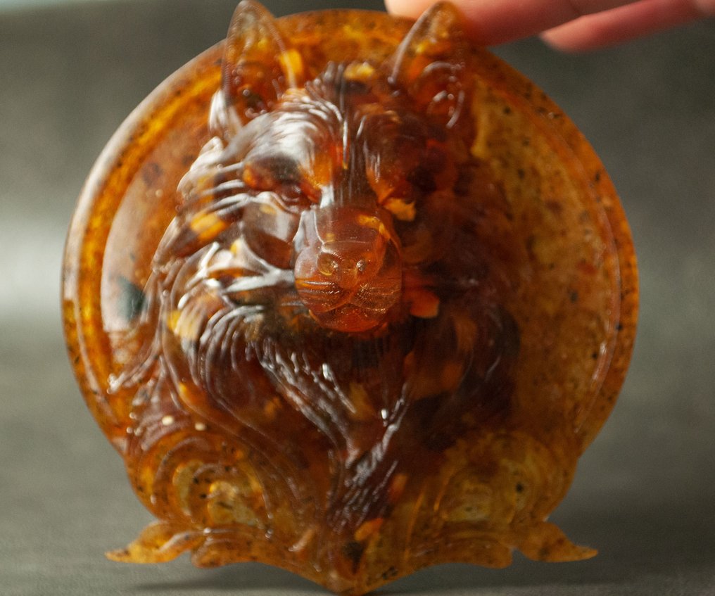 Διακόσμηση τοίχου με κεχριμπάρι Βαλτικής και λύκο - Κεχριμπάρι - Gothic Soul - 8.5 cm - 8.5 cm  (χωρίς τιμή ασφαλείας) #1.0