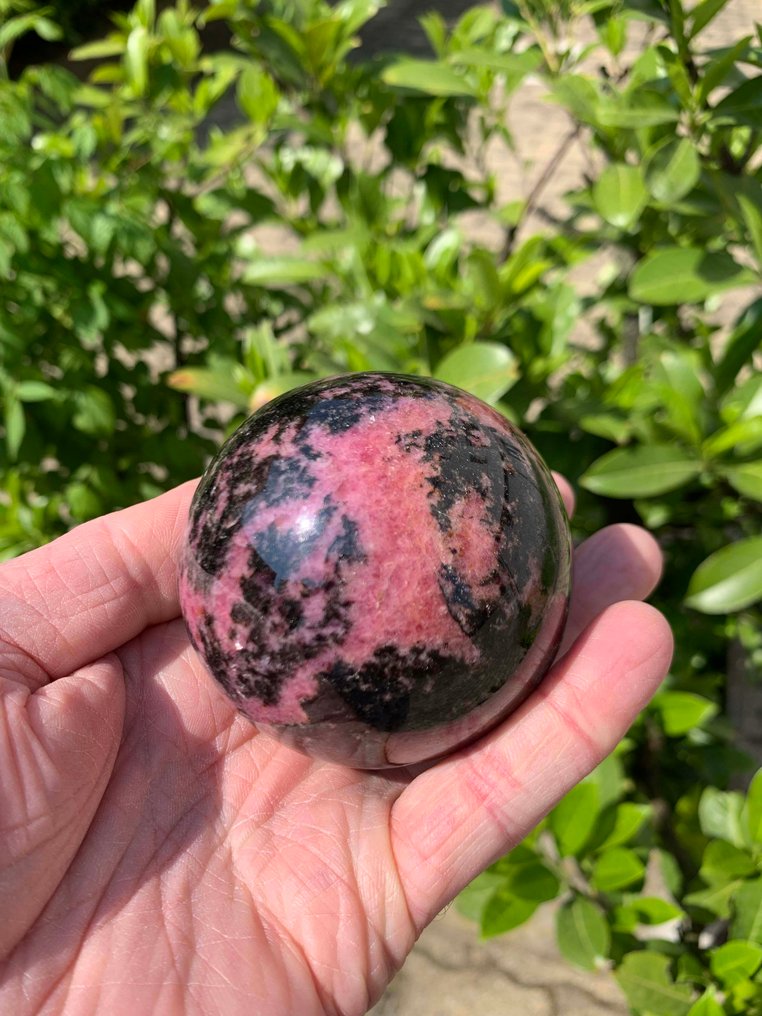 Rhodonite Sphere - Height: 7.2 cm- 666 g - (1) #1.0