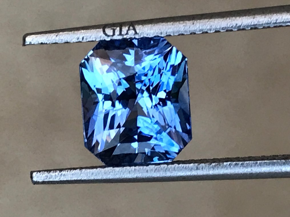 1 pcs  Kék Zafír  - 3.54 ct - Amerikai Gemmológiai Intézet (GIA) #1.0