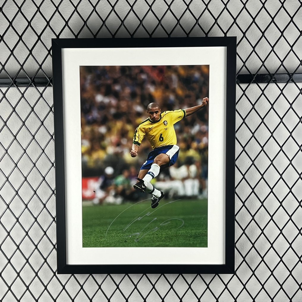 Brazil - Roberto Carlos - Foto assinada e emoldurada (8 x 11 polegadas)  #1.0