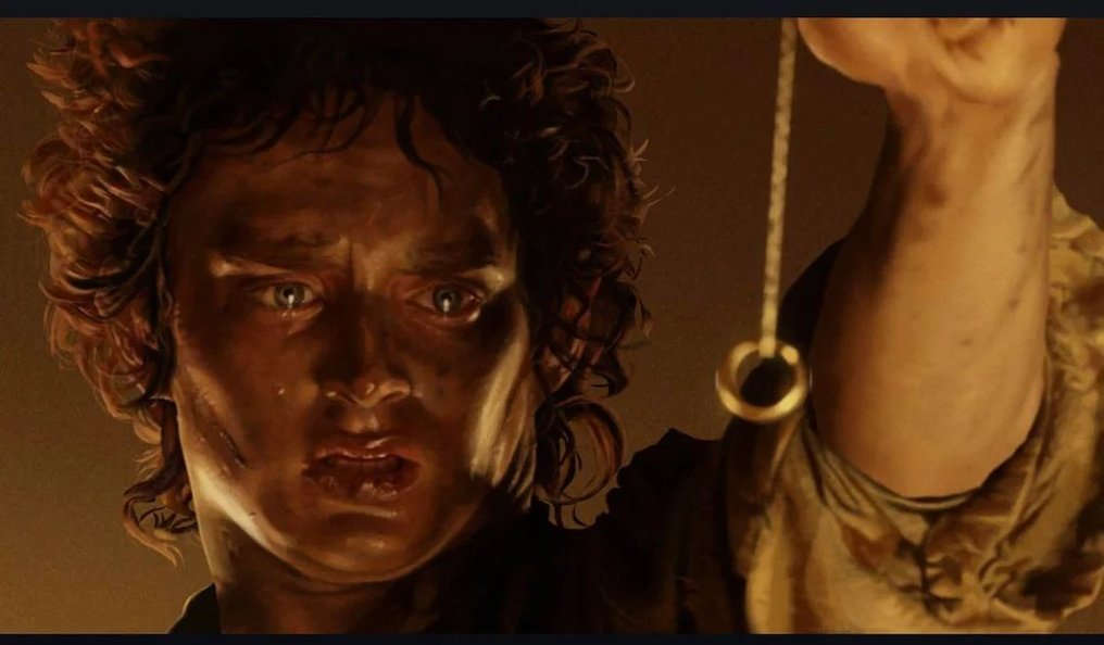 Lord of the Rings, Anniversary Edition Ring with "Red Elven Engravings" - The only Ring Authorized by the Movie Production Company "New Line Cinema".RARE. - 24K Gold Plated,Collectors Edition, Limited Edition, with Certificate of Authenticity - 1:1 Scale - #2.1