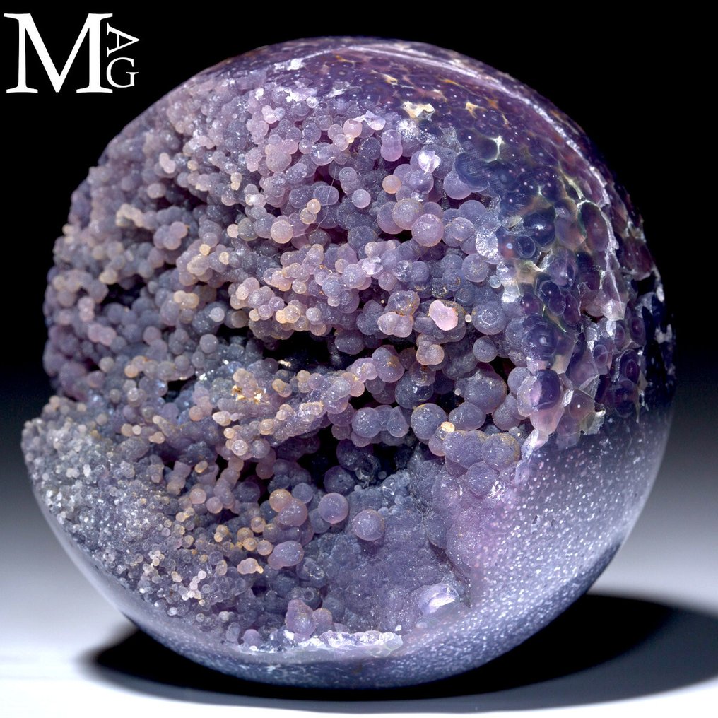 Szőlő agát - botriodális gömb Indonéziából - apró lila kvarc gömb botriodális formával. - Magasság: 67 mm - Szélesség: 67 mm- 341 g #3.2