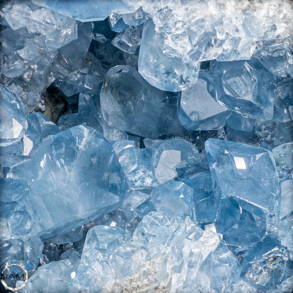 来自马达加斯加的天然天青石簇 最高质量的- 6447.05 g #4.3