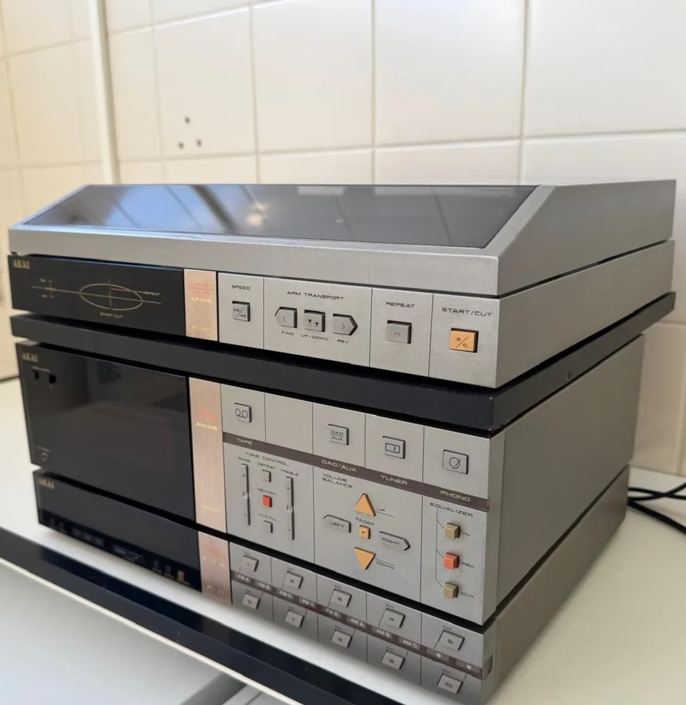 Akai - AP-M5 Fully Automatic Turntable / AM-M5 Amplifier / AT-M5L Tuner Stereo set - Multiple models #1.0