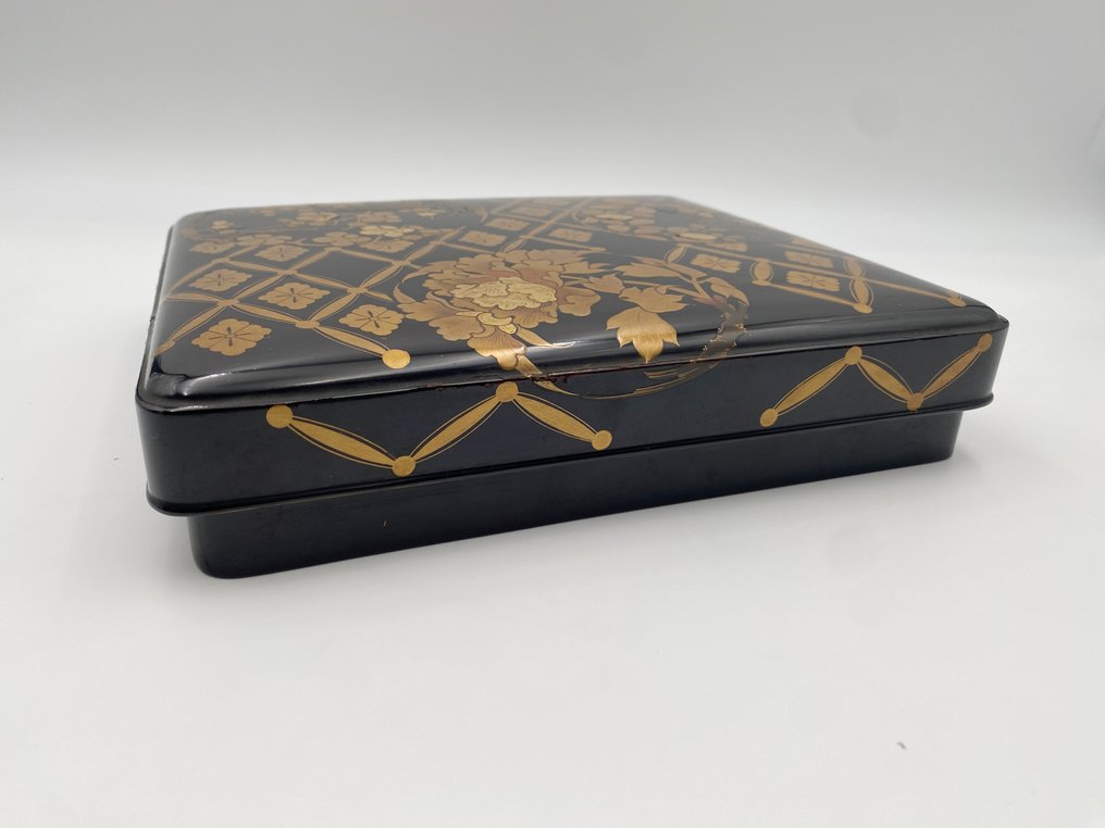 Antique Maki-e Suzuribako 硯箱 writing Inkstone box makie