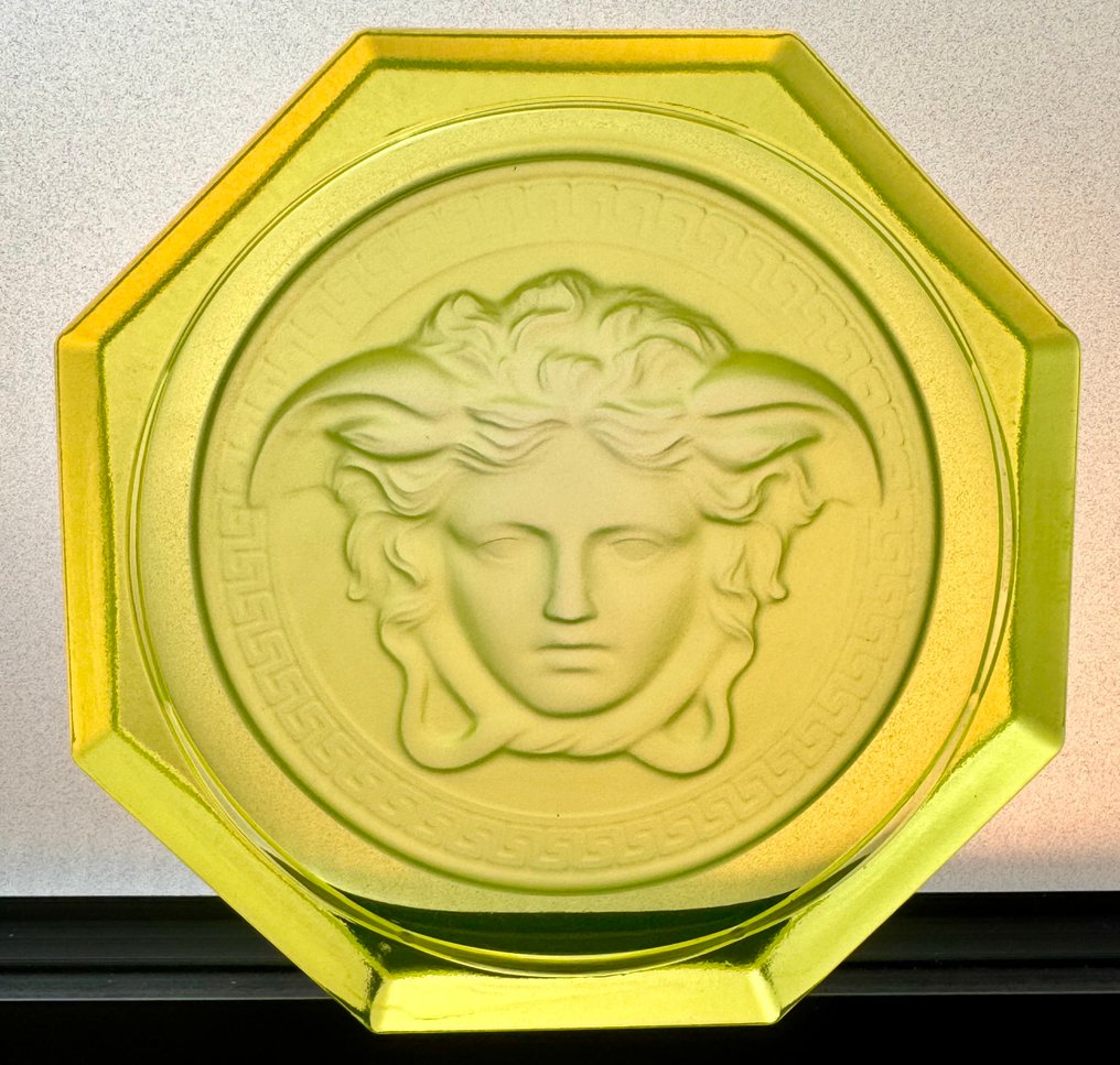 Versace - Palack alátét - Versace Rosenthal Medusa sárga üveg poháralátét dobozzal. #1.0