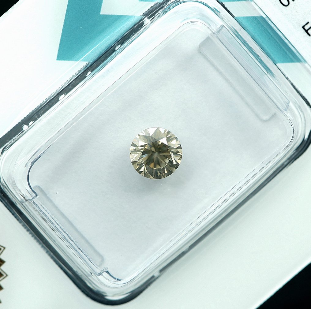 No reserve price - 1 pcs Diamond  (Natural coloured)  - 0,55 ct - Round - Fancy Greyish Yellow - SI2 - International Gemological Institute (IGI) #1.0