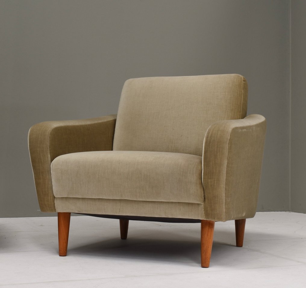 扶手椅 - mohair, 柚木 - 扶手椅，采用原装莫海尔天鹅绒面料和柚木腿。 #1.0