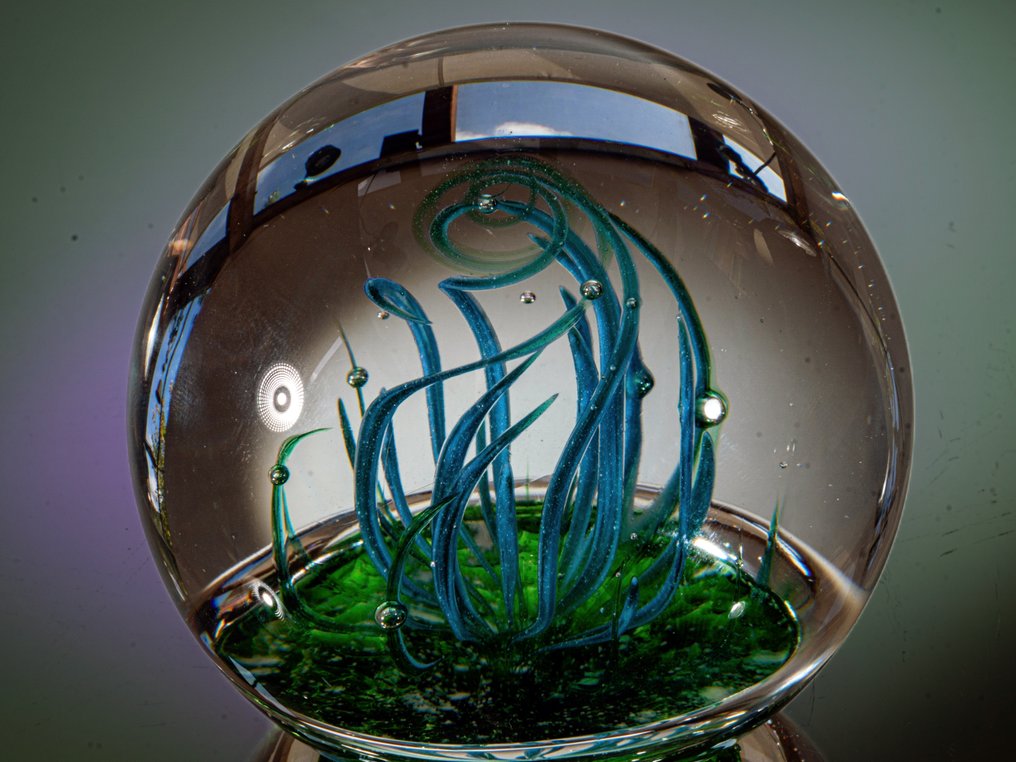 Selkirk Glass - Peter Holmes - 紙鎮 - Briefbeschwerer ohne Namen (Seefarn Variation, 1986, Magnum Size) - Ø 8,6 cm - 玻璃 #1.0