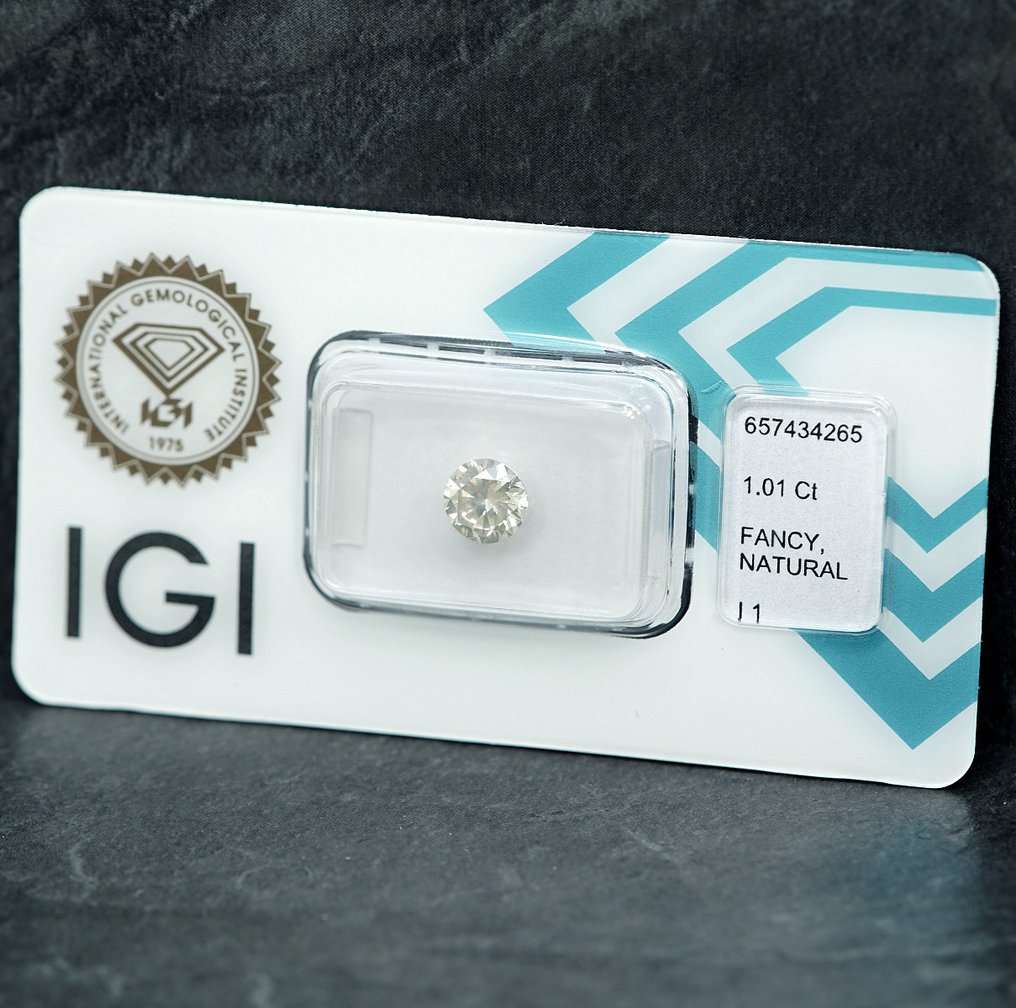 1 pcs 钻石 (天然色彩的) - 1.01 ct - 圆形 - Fancy light 稍帶灰色的 黄色 - I1 内含一级 - 国际宝石研究院(IGI) #4.3