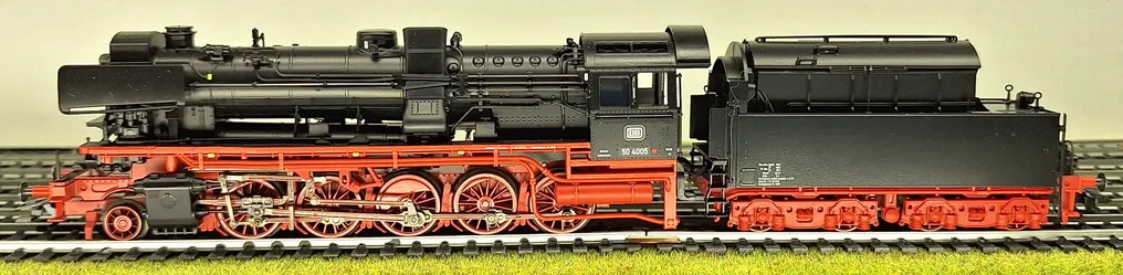 Trix H0 - 22051 - Locomotiva a vapor com vagão de carvão (1) - DB Br 50.40 com sistema Franco-Crosti. - DB #2.1