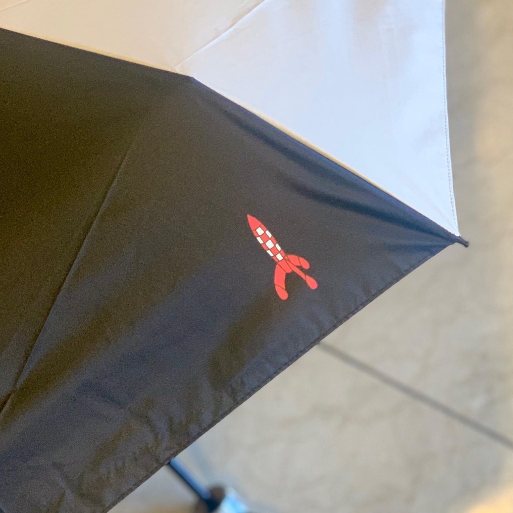 Tintin - 1 Promotional Material - Tintin Folding Umbrella depicting the Rocket of "The Adventures of Tintin." #1.0