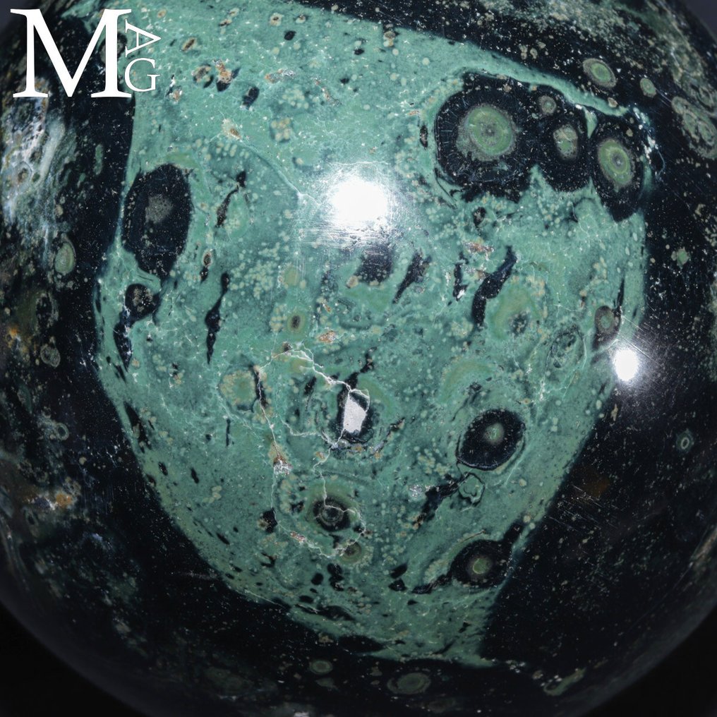 Tranquility in Stone: Stunning Kambaba Jasper Sphere from Madagascar - - Altezza: 109 mm - Larghezza: 109 mm- 1869 g #3.2