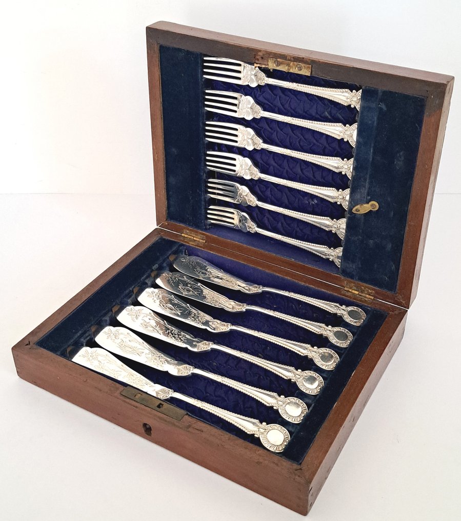 George Bowen of Sheffield - Visbestekset voor 6 personen (12) - in originele houten cassette, d. 1900 - Verzilverd #4.3