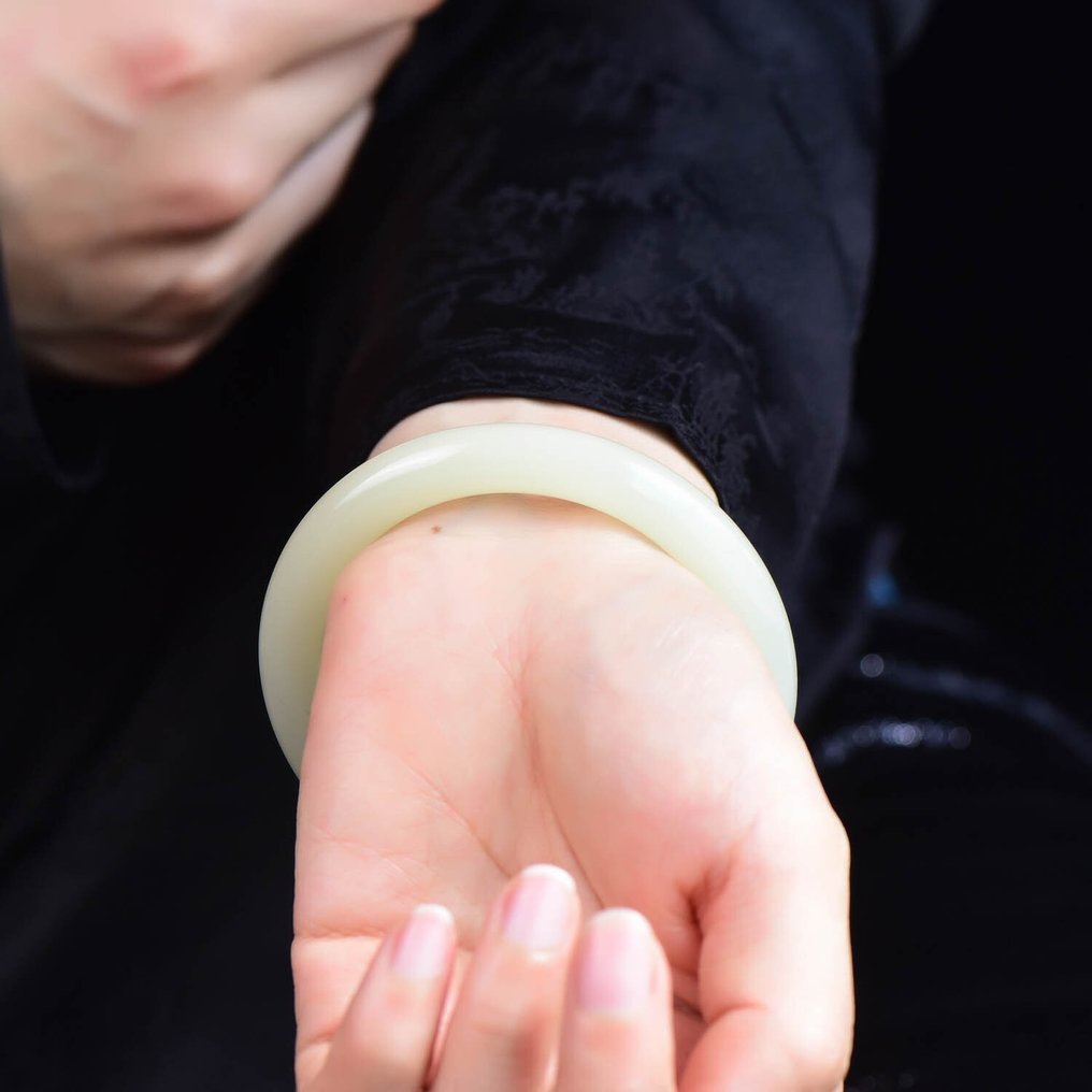 无保留 - ALGT 证书 - 优雅的天然方解石手链 巧妙地由一整块材料雕刻而成- 47.18 g #1.0