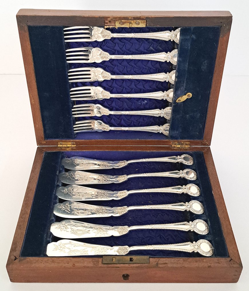 George Bowen of Sheffield - Visbestekset voor 6 personen (12) - in originele houten cassette, d. 1900 - Verzilverd #1.0