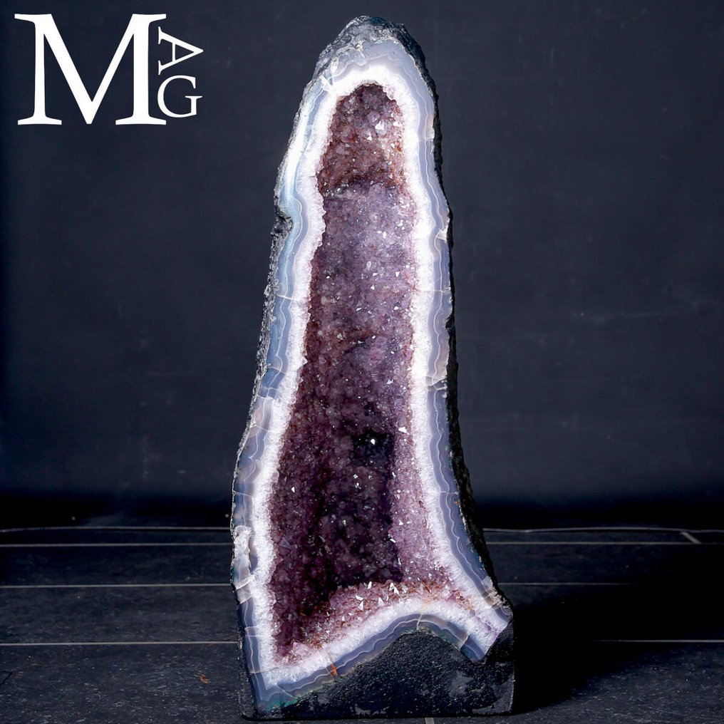 Large Amethyst Cathedral Geode - Height: 580 mm - Width: 270 mm- 28300 g #4.3
