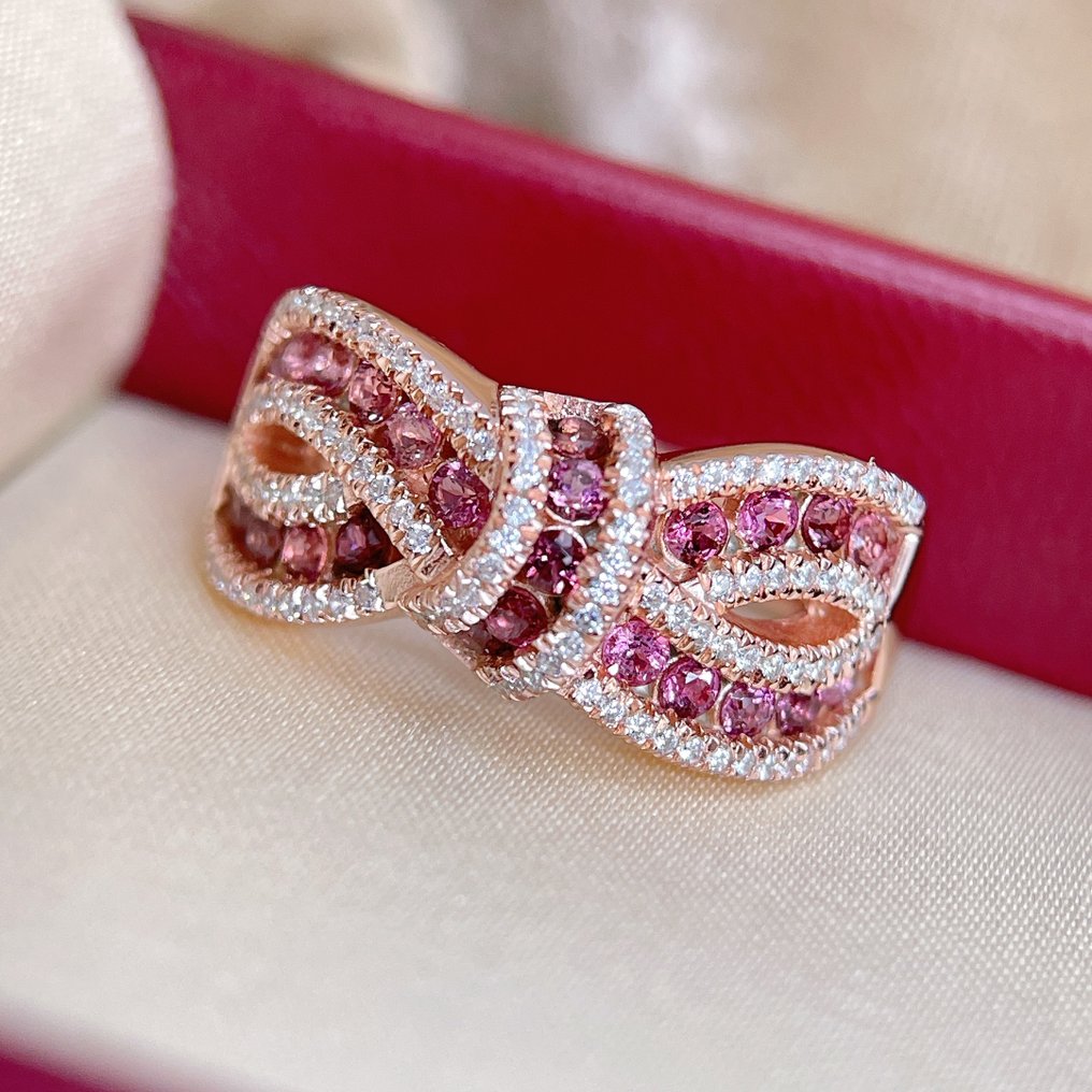 ***NO RESERVE*** Feminine Grace – Red Tourmaline Ring in Rose Gold Plated 925 Silver 1.7 ct. stones - round cut - adjustable size - gold plated- 6,7 g - (1) #1.0