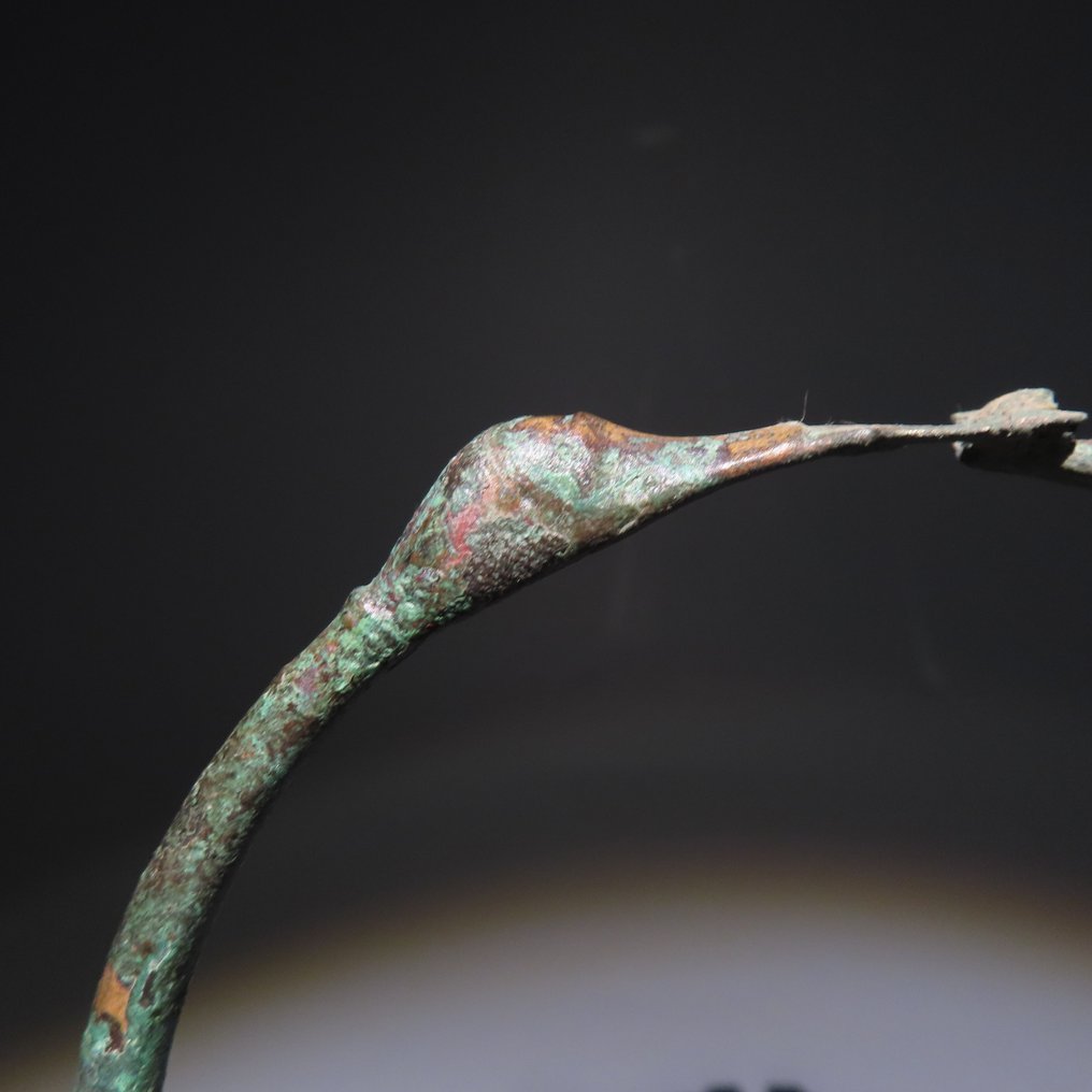 Altgriechisch Bronze Halskette mit zwei Entenköpfen. 6. - 5. Jahrhundert v. Chr. Durchmesser 12,7 cm. #3.2