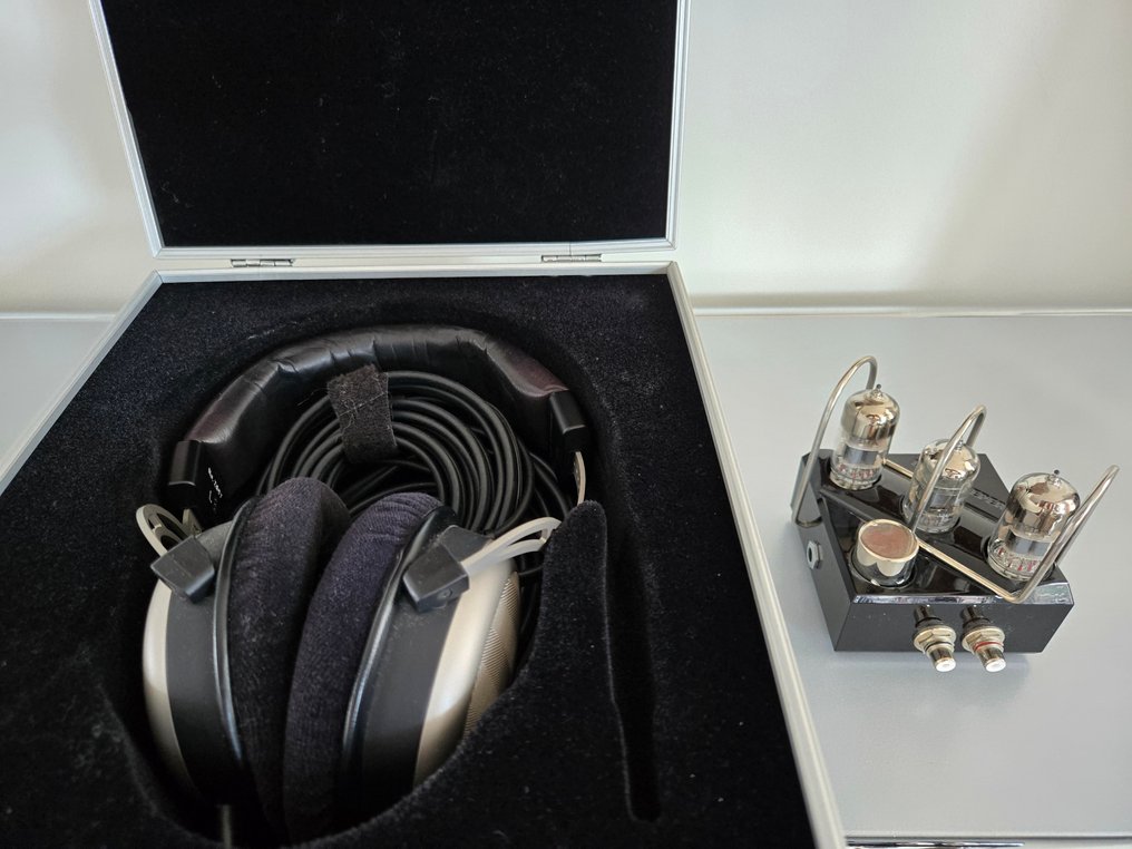 Beyerdynamic - T1 Headphones with Brocksieper tube amplifier Headphone ...