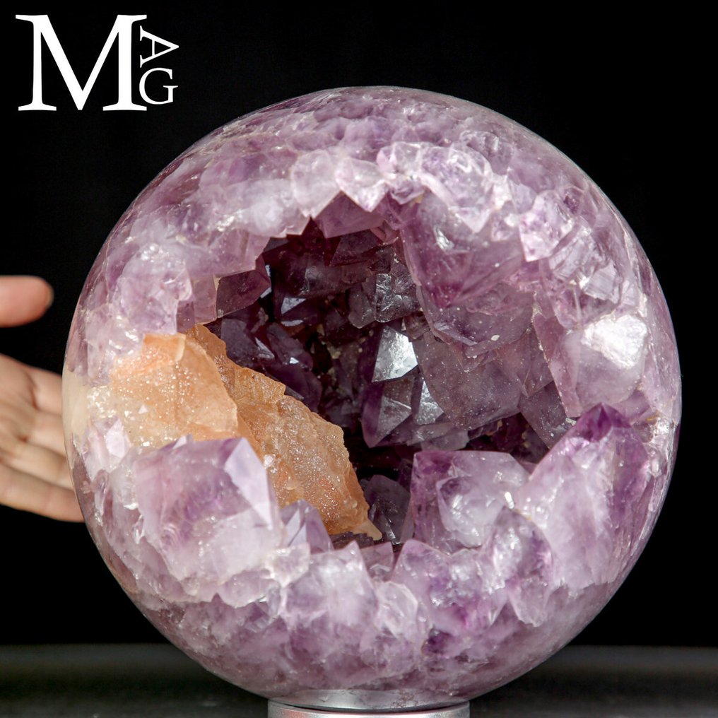 Extraordinary sphere carved from a top-grade amethyst Amethyst sphere with internal calcite – polished natural geode - Height: 230 mm - Width: 230 mm- 12300 g #1.0