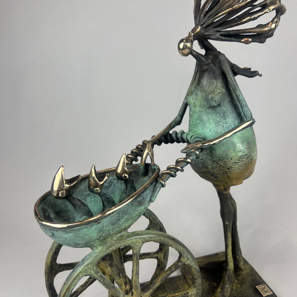 Dariusz Zielinski - The mother with kids - big bronze #1.0