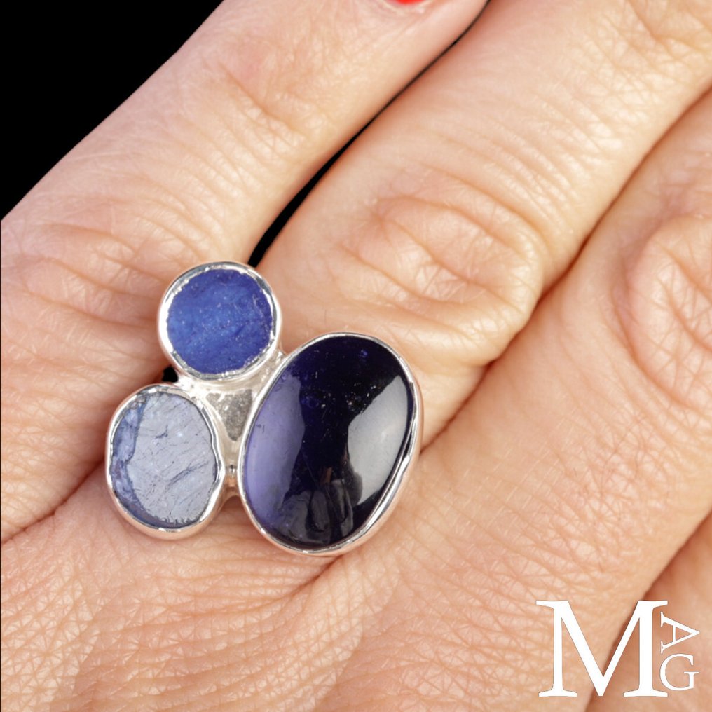 Ασημένινο δαχτυλίδι με φυσικούς τανζανίτες - Πιστοποιημένο Ιταλικό Χειροποίητο Κόσμημα. - Ύψος: 19 mm - Πλάτος: 21 mm- 7.9 g #1.0