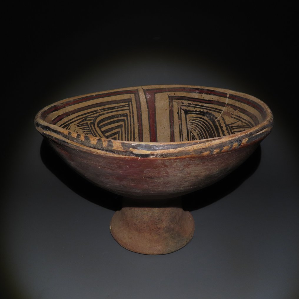 Cocle/Macaracas Terrakotta Skål. ca 600 - 900 e.Kr. 18 cm höjd. Spansk importlicens. #4.3