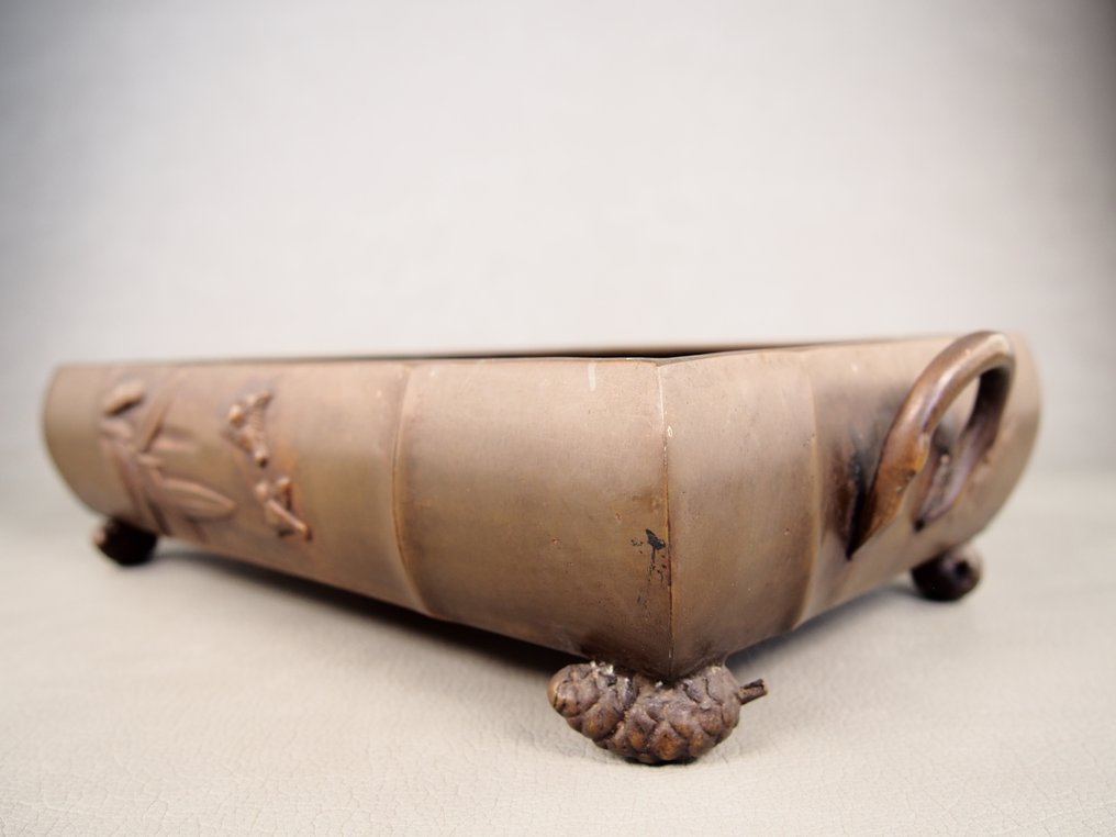 Suiban made about 150 years ago, with the inscription of Xuande period of the Great Ming - 花盆架 - 大明宣德年制 - 黄铜色 #1.0