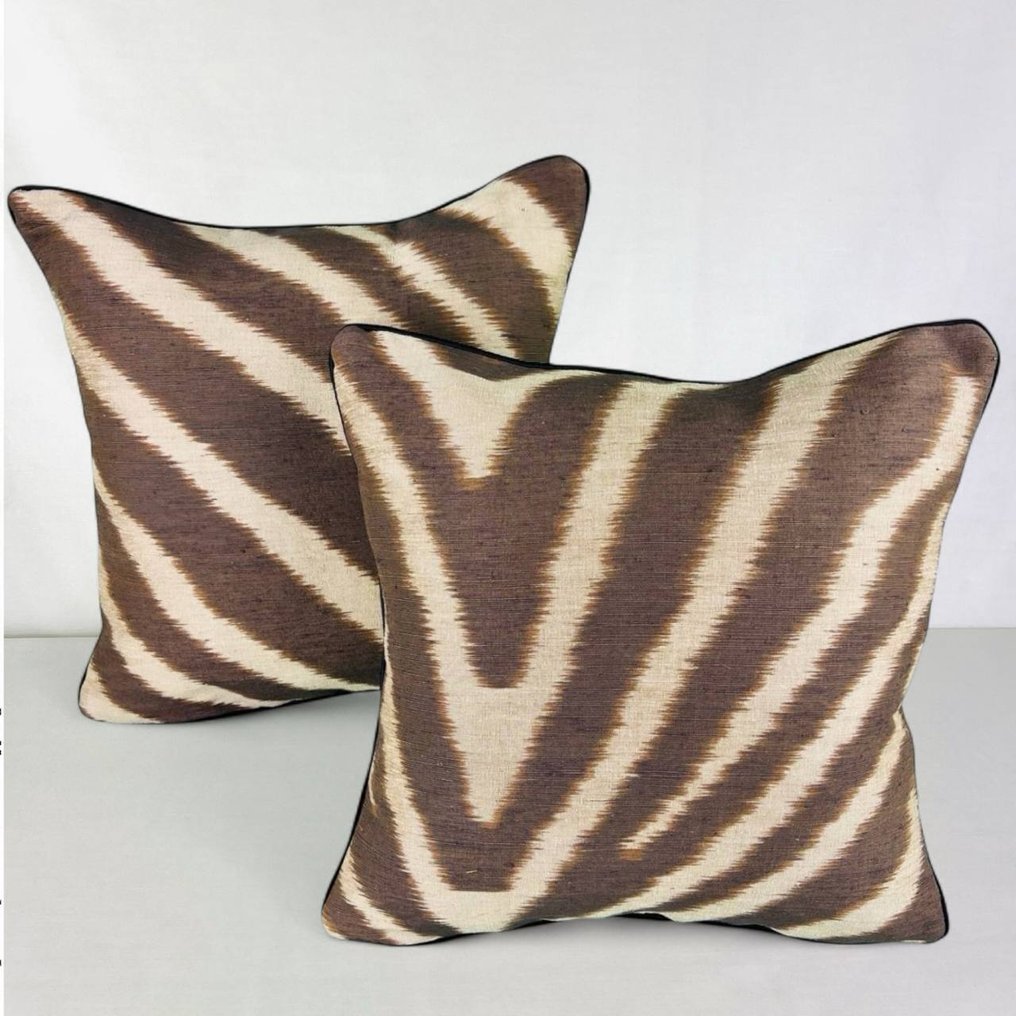 Jim Thompson 新的一组两个 - 垫子 #1.0