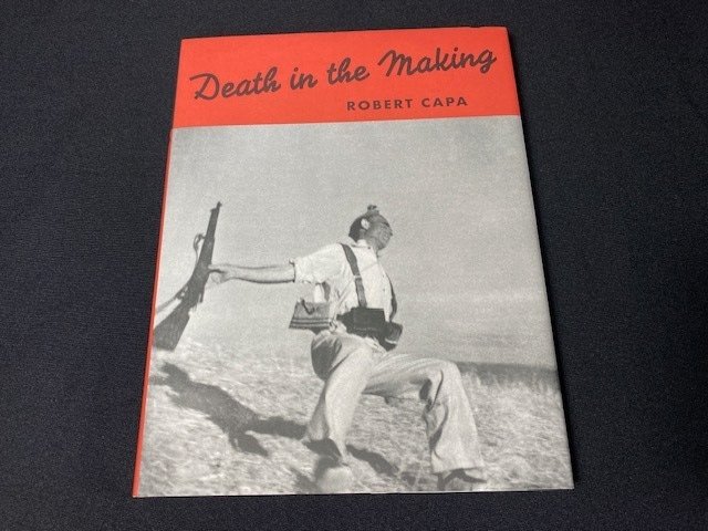 Robert Capa - Death in the Making (MINT CONDITION, SHRINK-WRAPPED) - 2020 #1.0