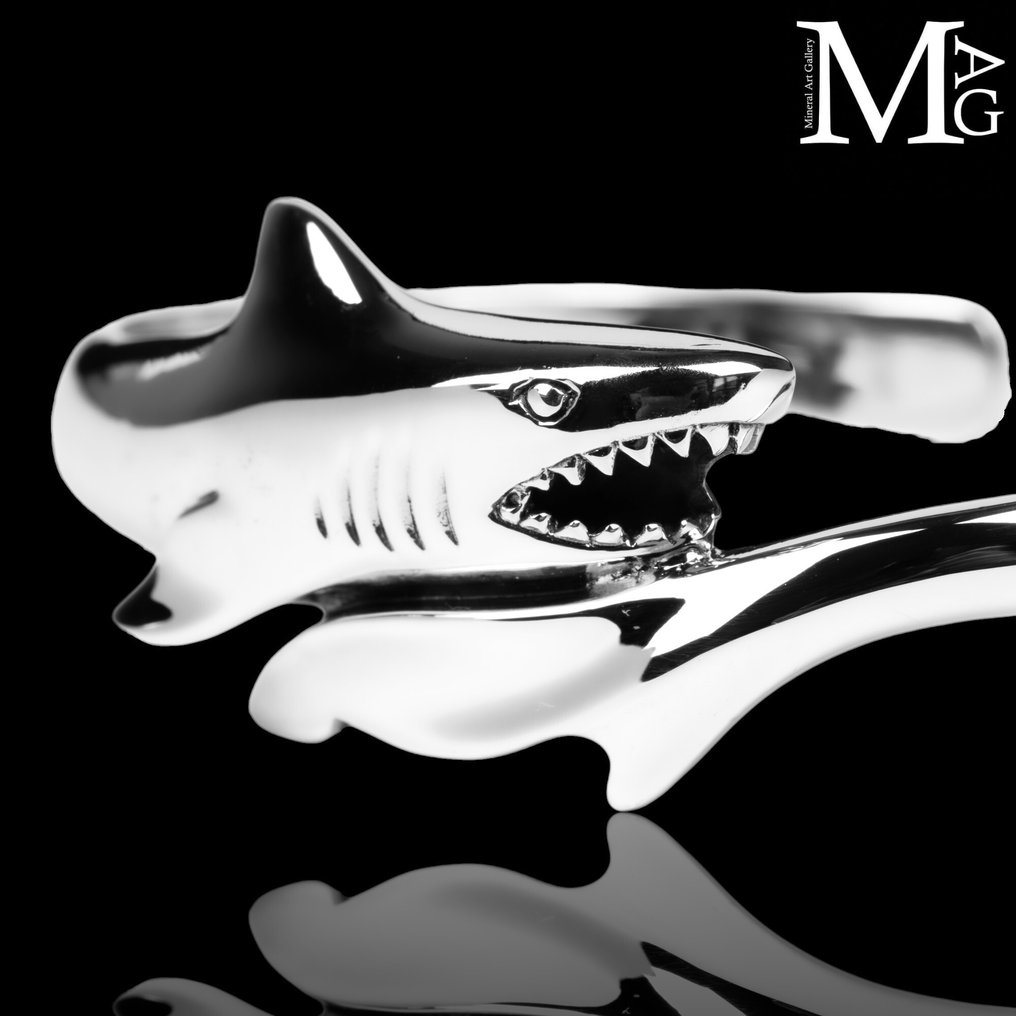 Bransoleta ze srebra 925 sterling – Rekin w ataku Eksponat taksydermiczny (całe ciało) - The Primordial Energy of the Sea - 64.5 mm - 56 mm - 24.5 mm #1.0