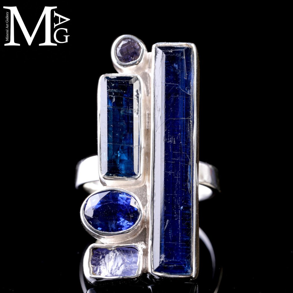 Silver ring with Tanzanites – Geometric Design - Height: 38 mm - Width: 22 mm- 12.5 g #1.0