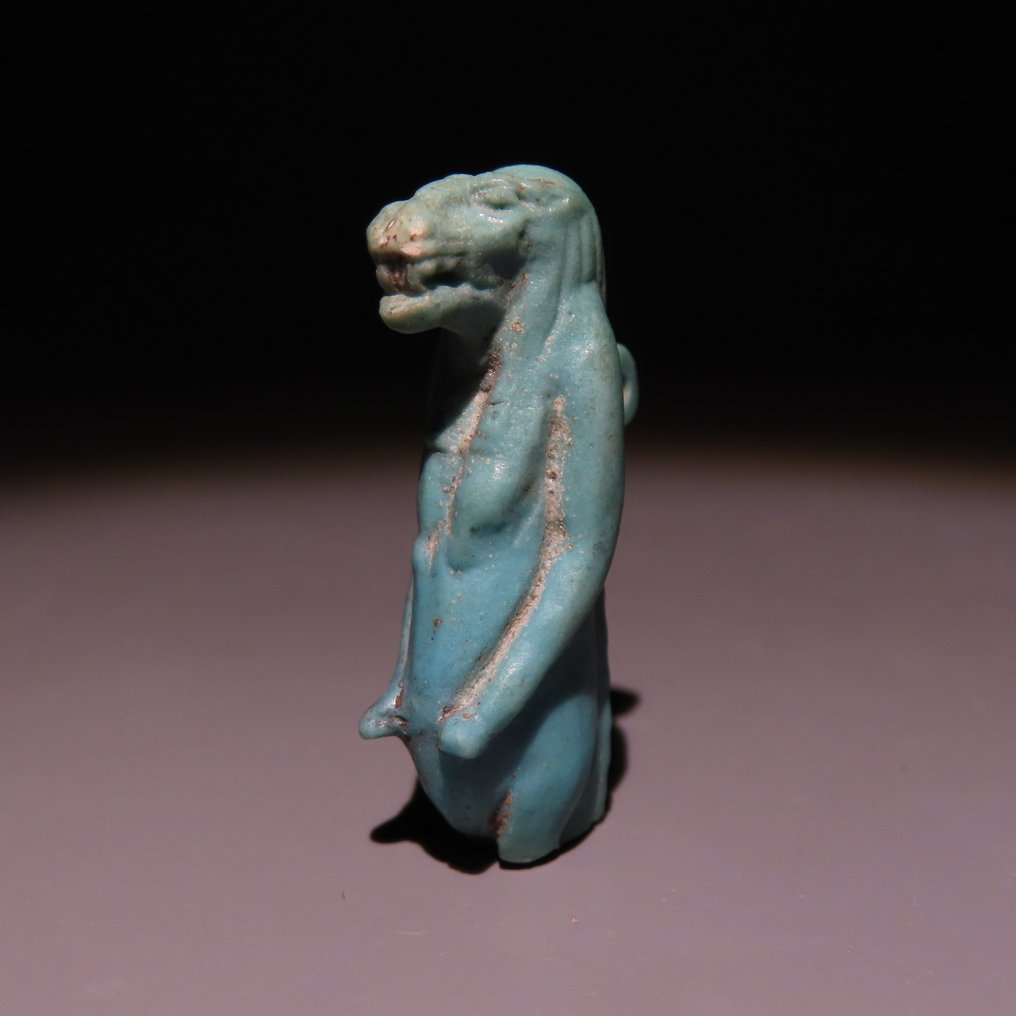 古埃及 Faience Toeris护符。晚期，公元前664年至公元前332年。长度3.2厘米。 #2.1