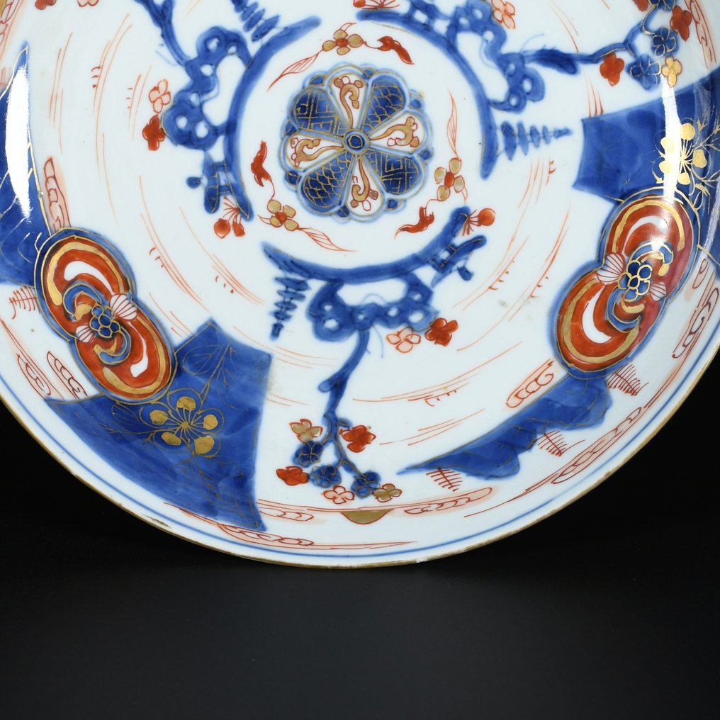 Πιάτο - Coupe à décor Imari symétriques de pagodes, et fleurs - Πορσελάνη #3.2