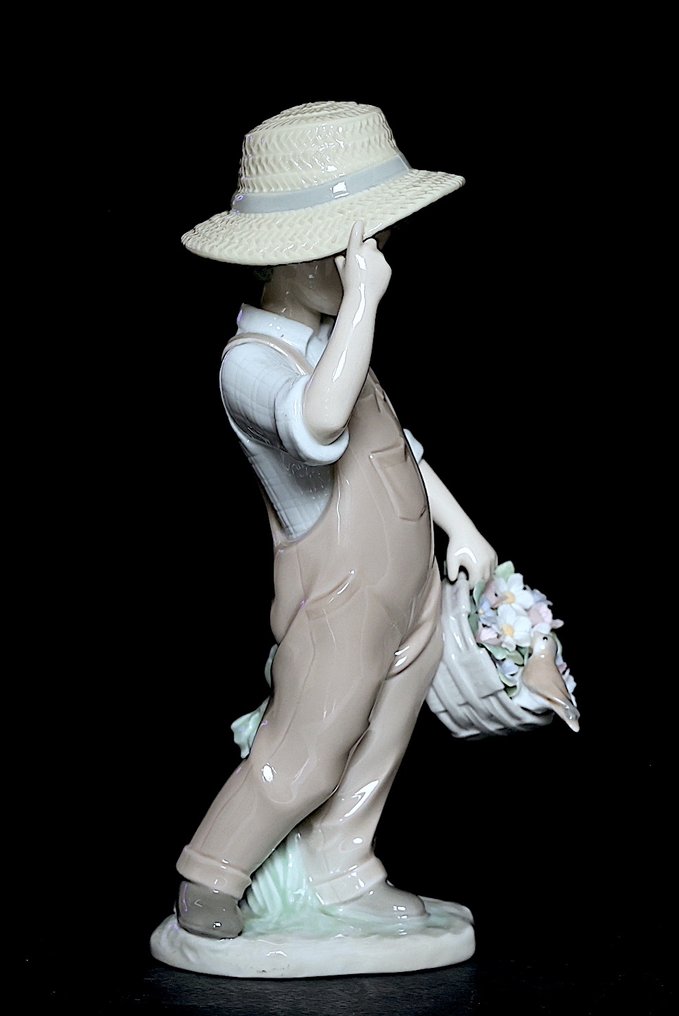 Lladró, 6824 - Alfredo Lorens - Szobor, “My happy friend” - 21 cm - Porcelán - 2002 #2.1