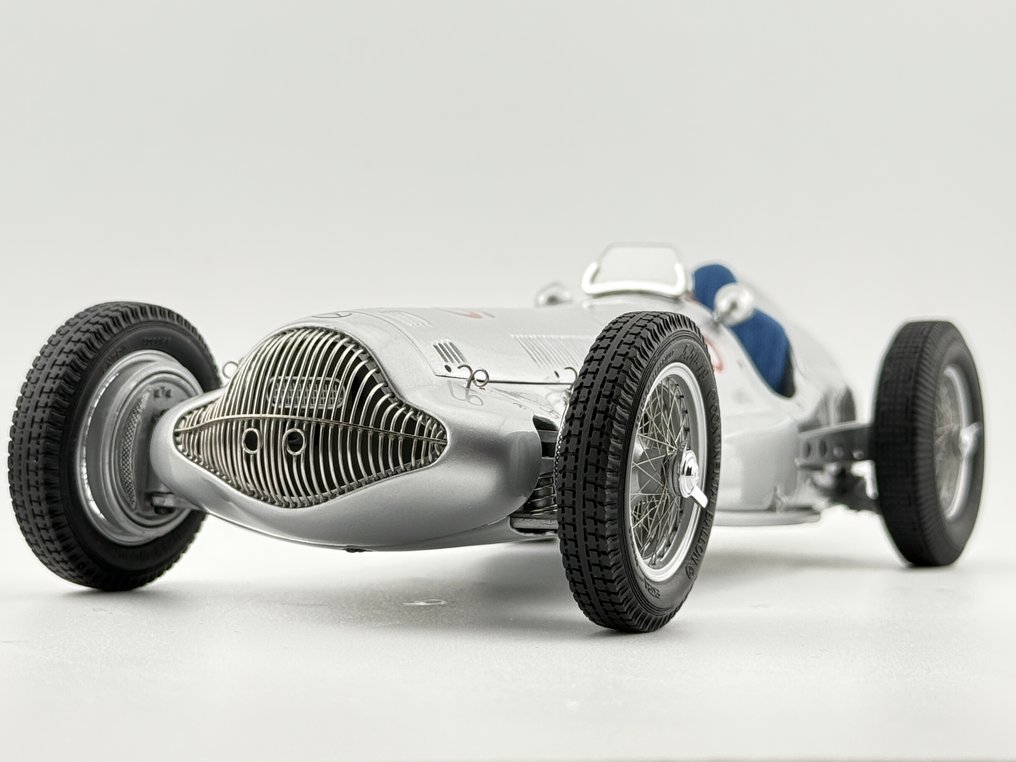 CMC 1:18 - Rennwagenmodell - Mercedes-Benz W154 The Great Victor of France in 1938) only 1000 pieces worldwide - Von Hand aus 530 Teilen zusammengebaut #3.2