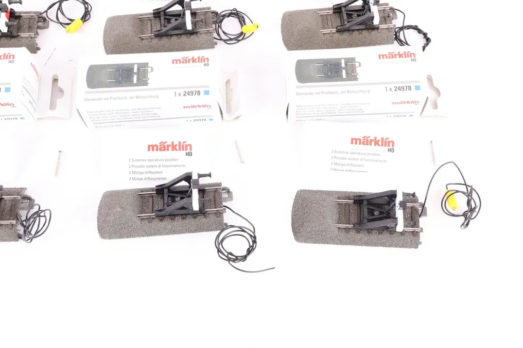 Märklin H0 - 24978 - Model train tracks (8) - Eight C-Rail buffer blocks with light #3.2