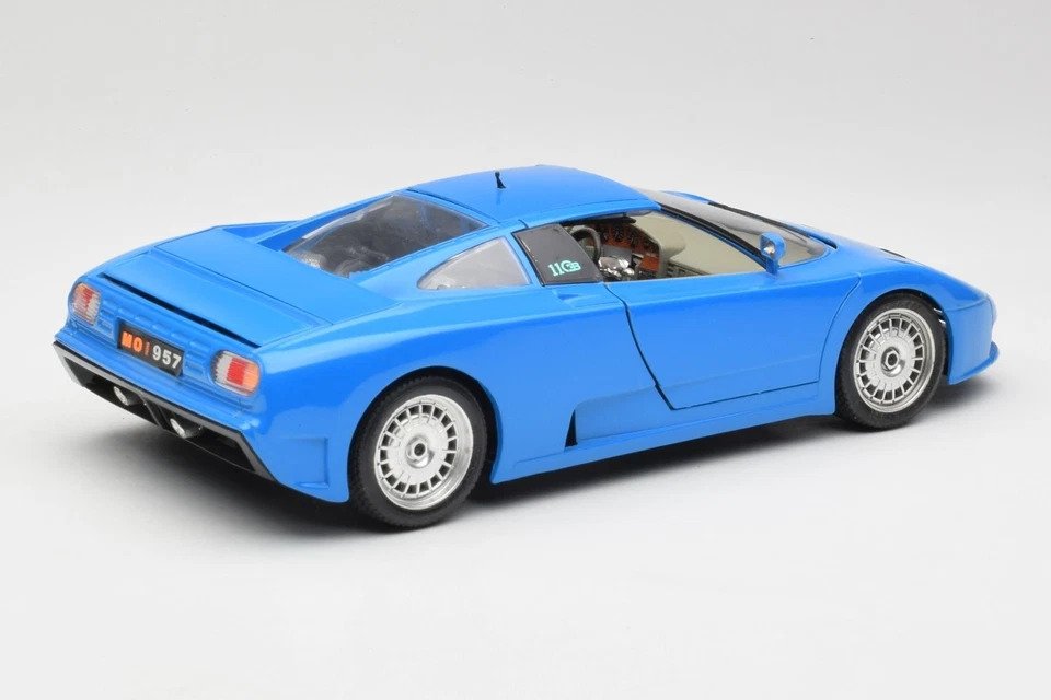 Bburago 1:18 - Modellauto - Bugatti EB110 GT #4.3