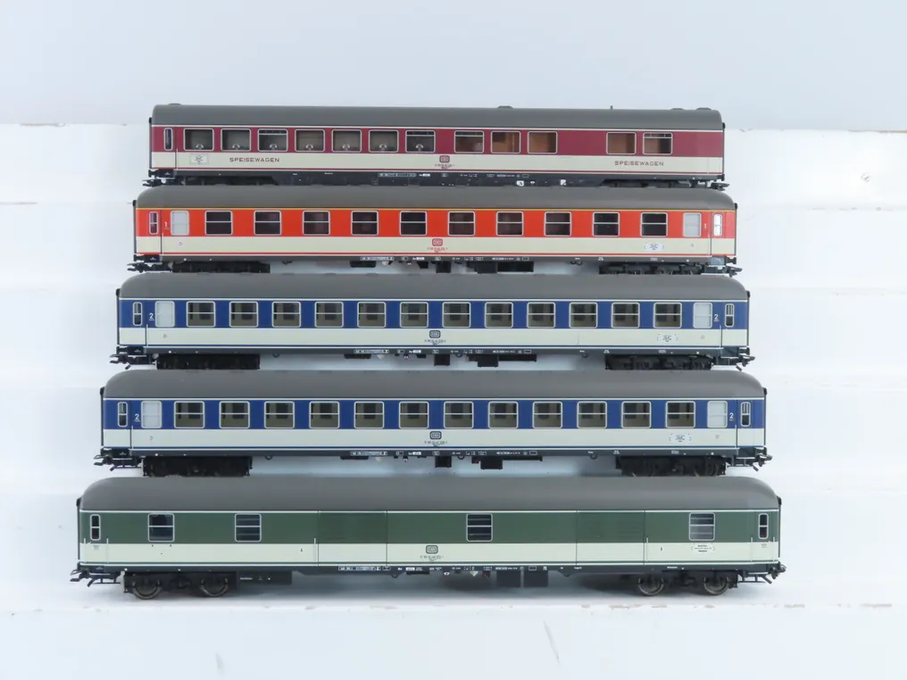 Märklin H0 - 43917 - Σετ επιβατικού τρένου μοντελισμού (1) - 5-θέσιμη σετ ταχυμεταφορών επιβατικών τρένων Εποχής IV - DB #1.0