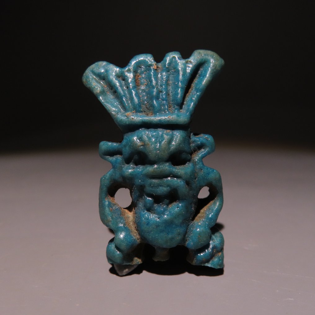Αρχαία Αιγυπτιακή Faience Φυλαχτό του Θεού Μπεσ. Υστεροαιγυπτιακή περίοδος, 664 - 332 π.Χ. Ύψος 3,8 εκ. #1.0